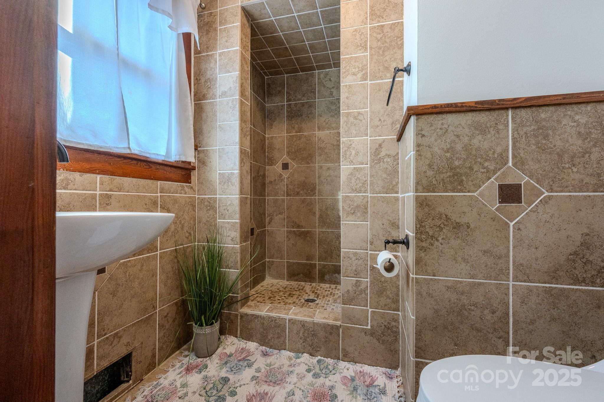 127 Reid Queen Drive Little Switzerland NC 28749