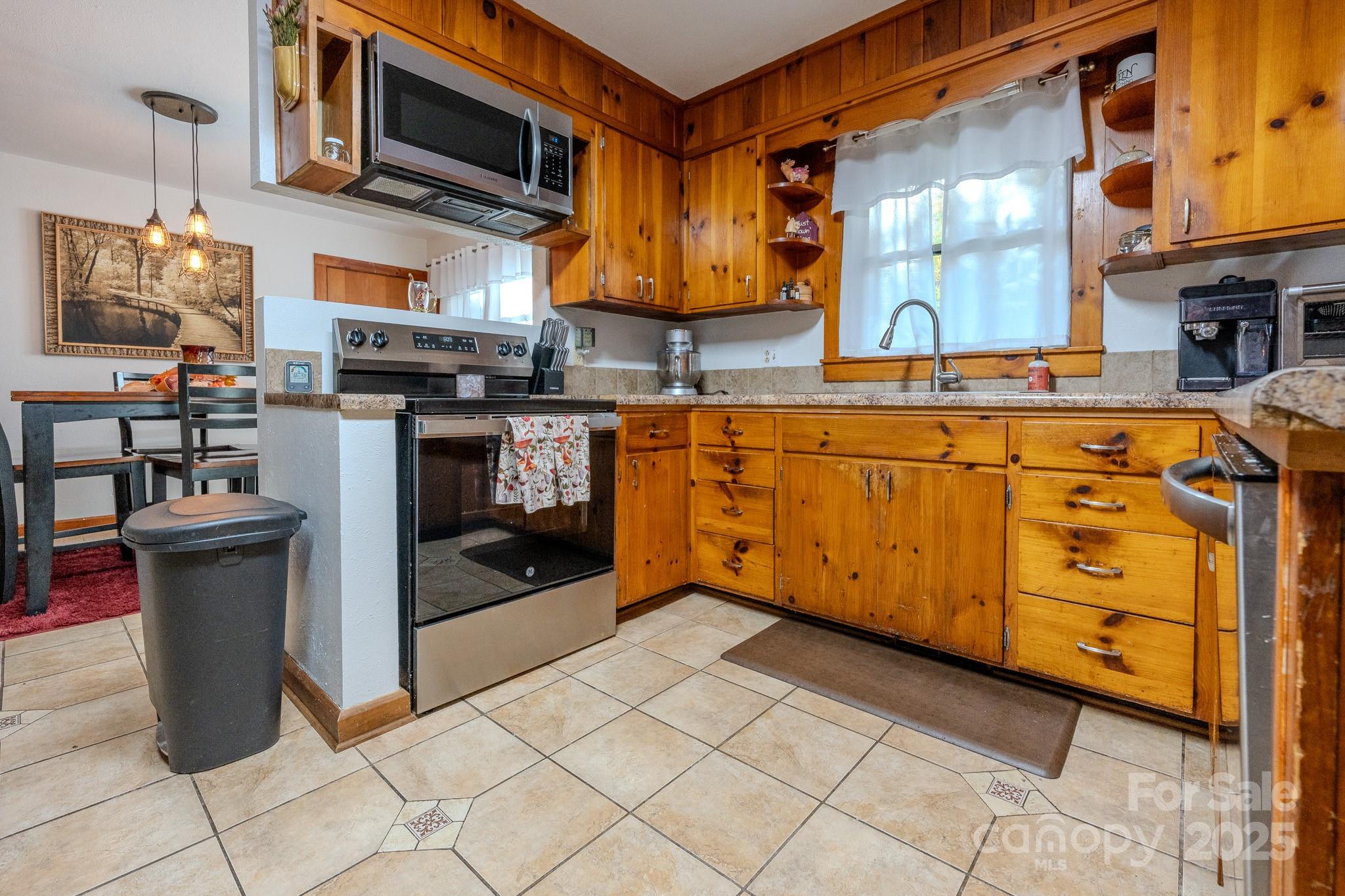 127 Reid Queen Drive Little Switzerland NC 28749