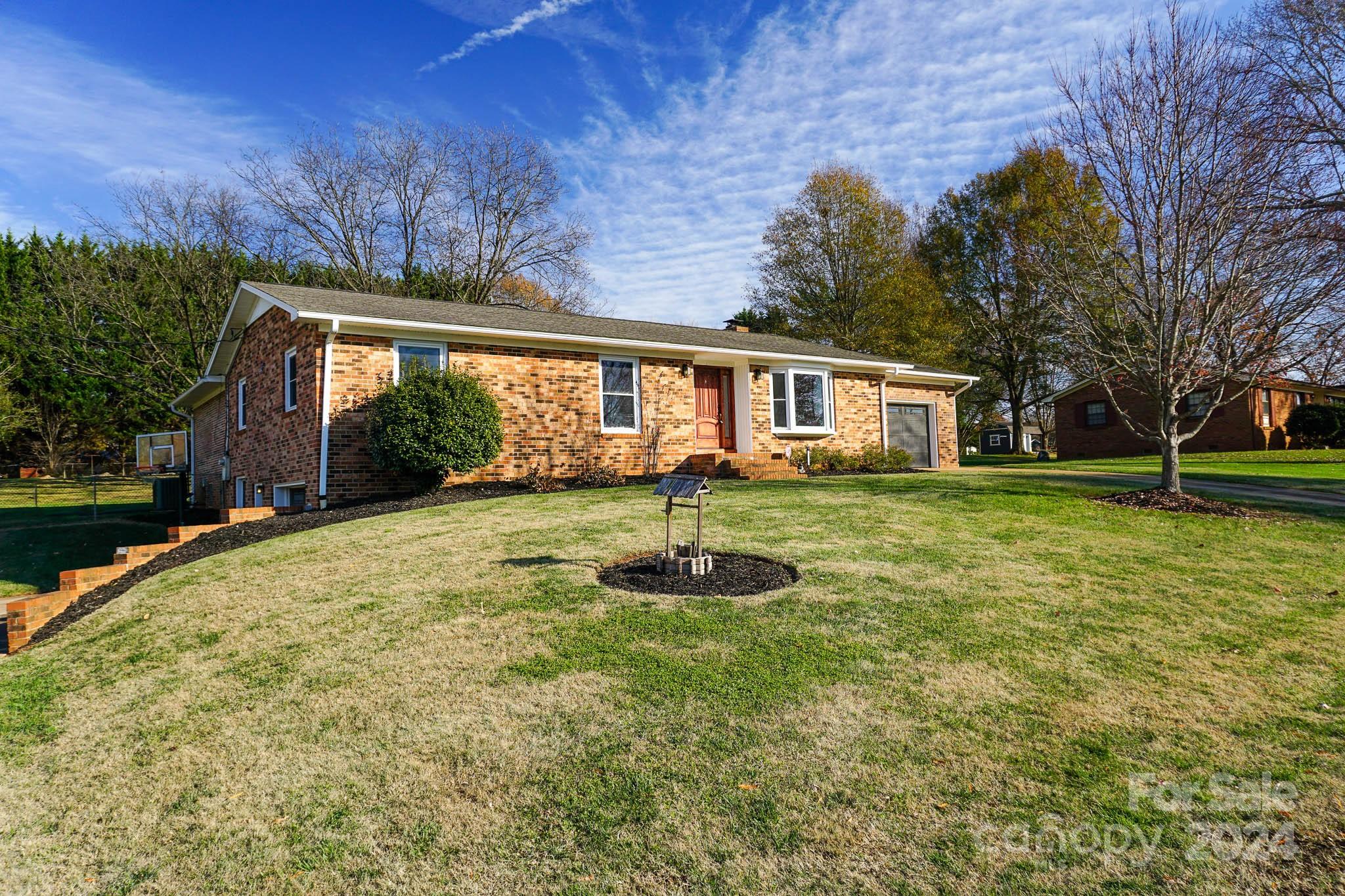 2514 Pinoak Drive Hickory NC 28602
