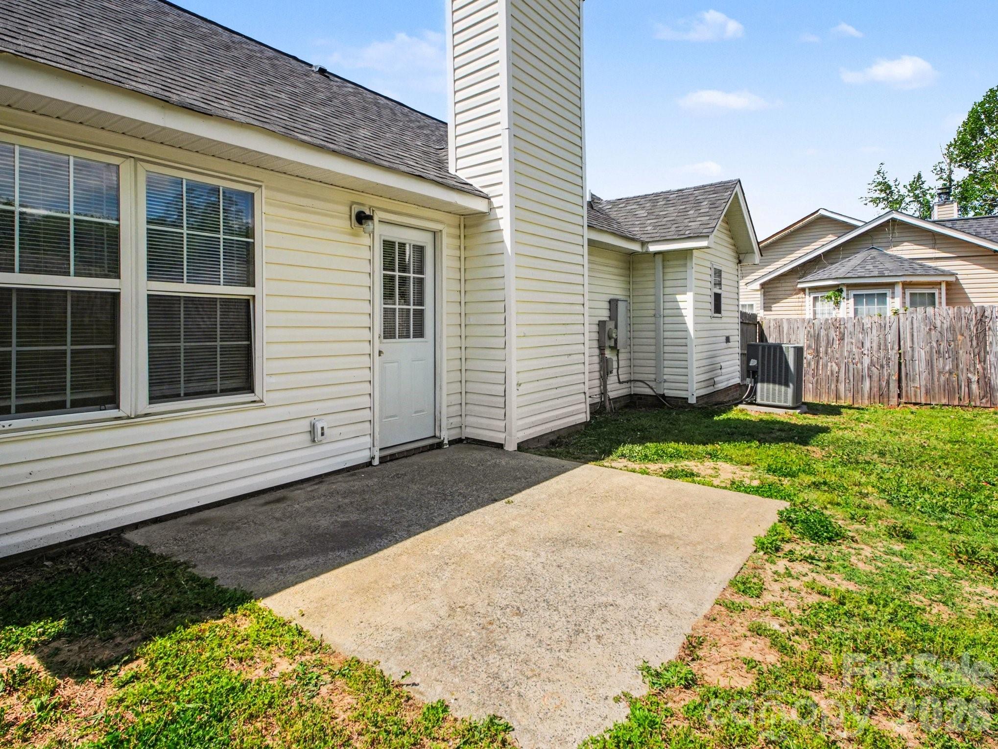 3744 Capps Hill Drive Charlotte NC 28216
