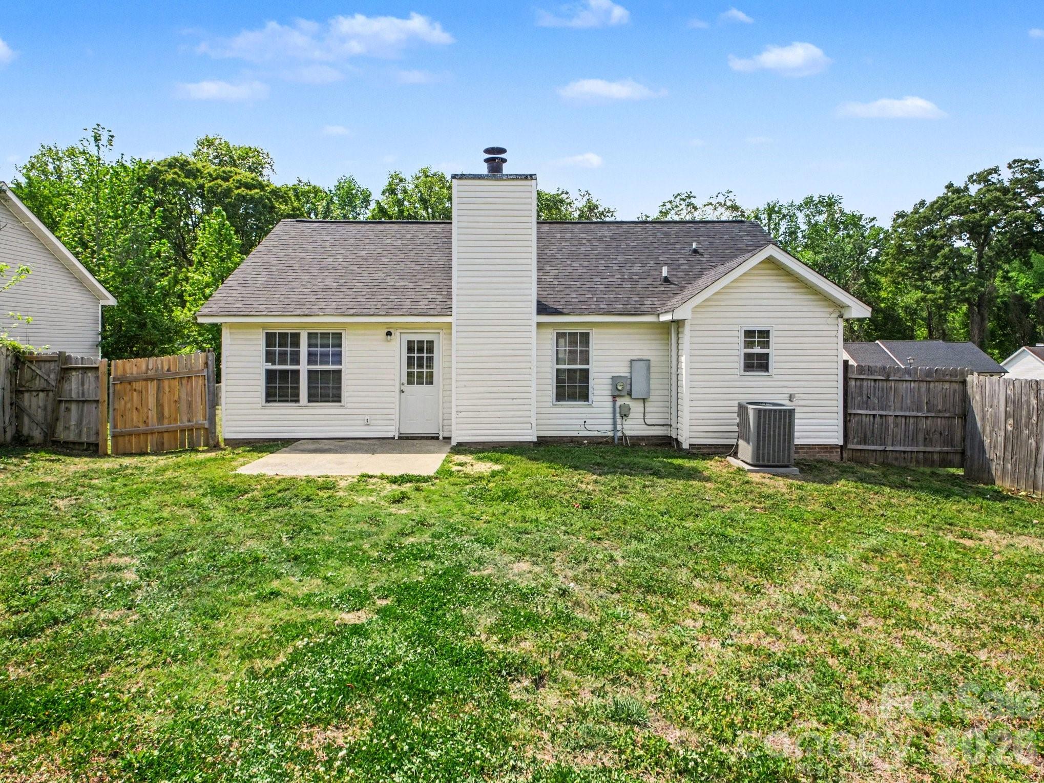 3744 Capps Hill Drive Charlotte NC 28216