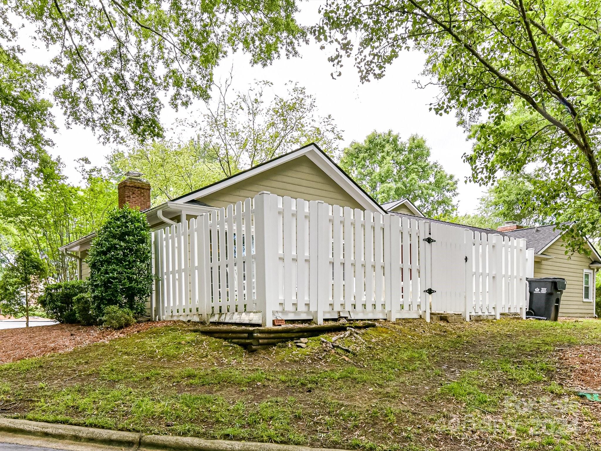 2700 Tiergarten Lane Charlotte NC 28210