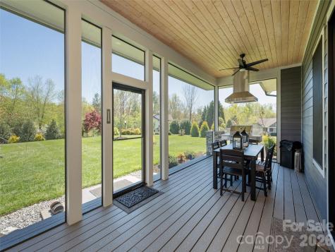 90 Drummond Circle Hendersonville NC 28791