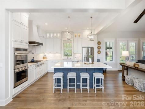 90 Drummond Circle Hendersonville NC 28791