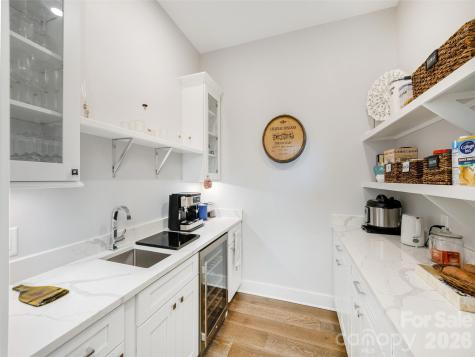 90 Drummond Circle Hendersonville NC 28791