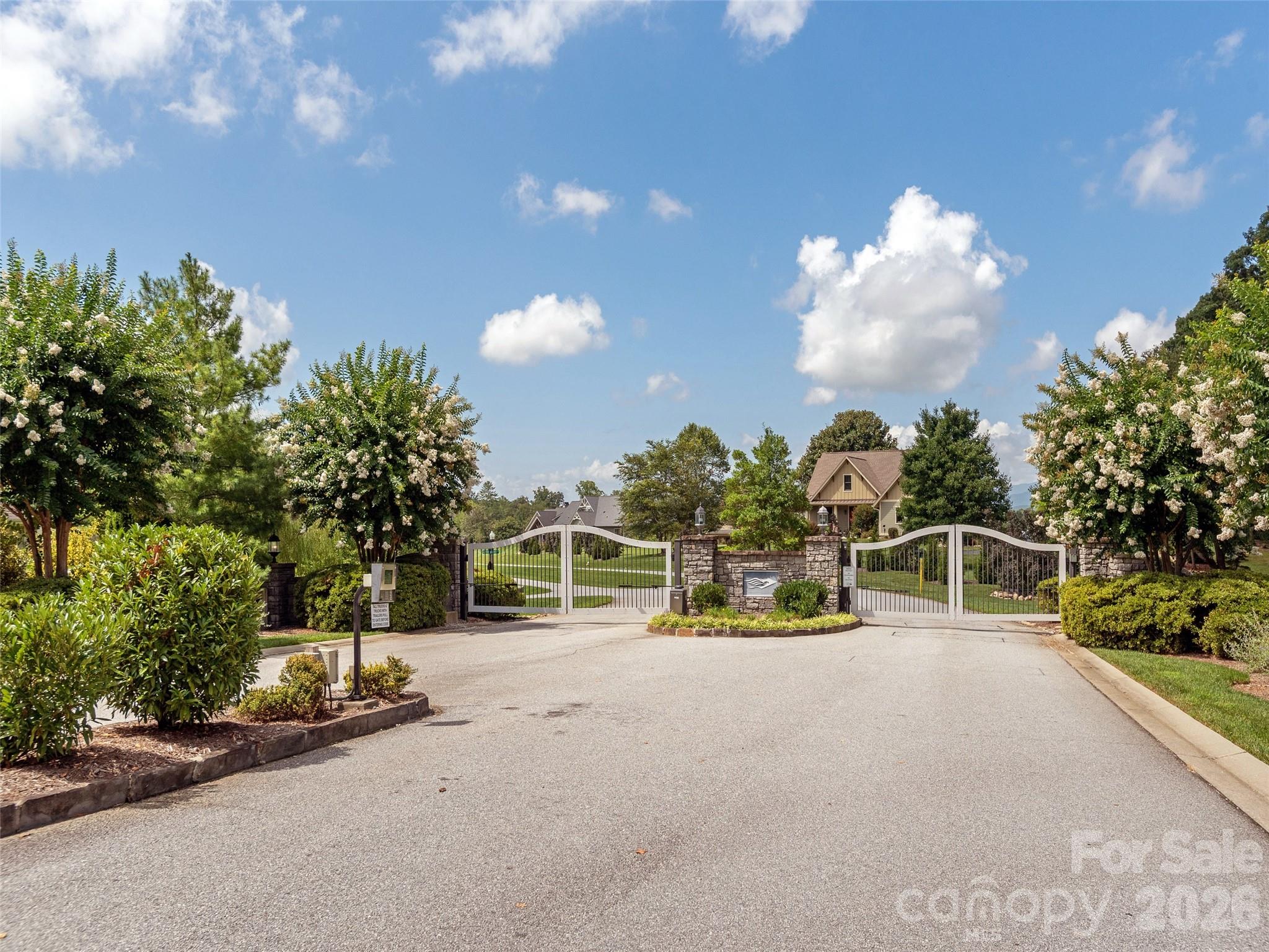 90 Drummond Circle Hendersonville NC 28791