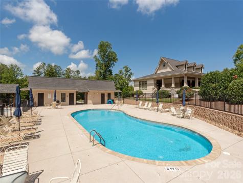 90 Drummond Circle Hendersonville NC 28791
