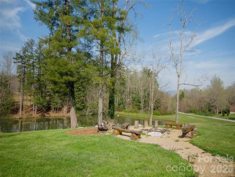 90 Drummond Circle Hendersonville NC 28791