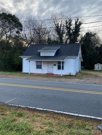 303 Rogers Lake Road Kannapolis NC 28081
