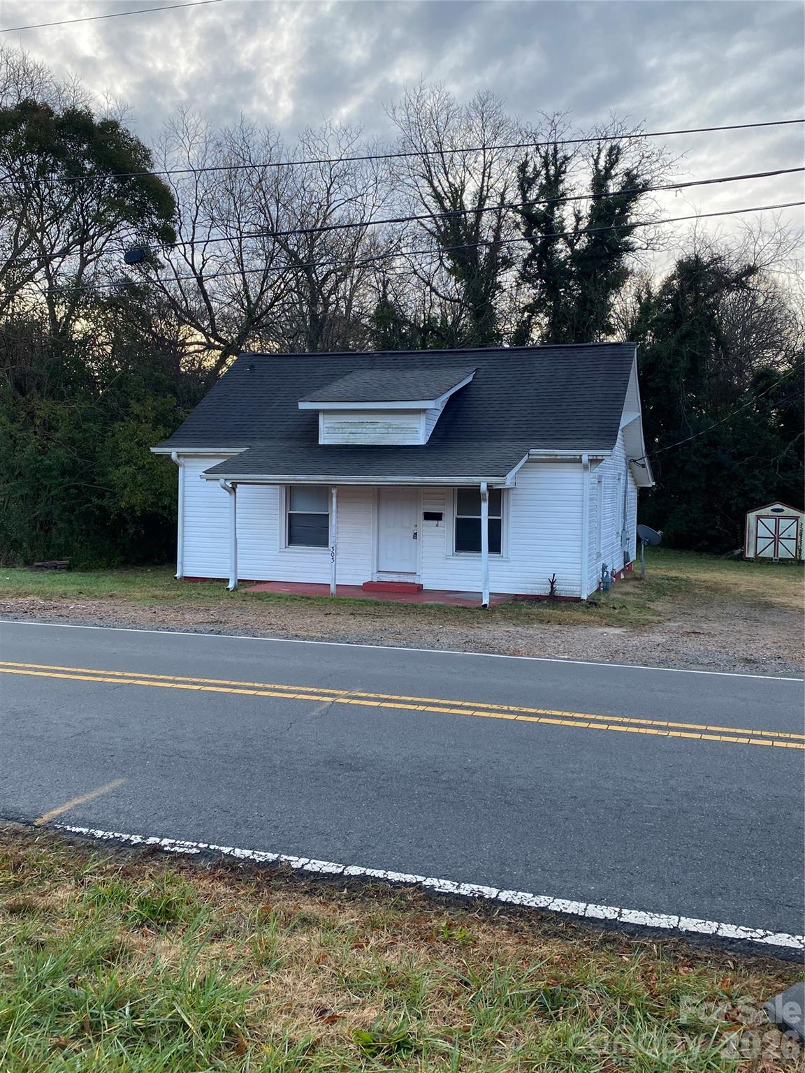 303 Rogers Lake Road Kannapolis NC 28081
