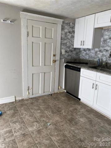 303 Rogers Lake Road Kannapolis NC 28081