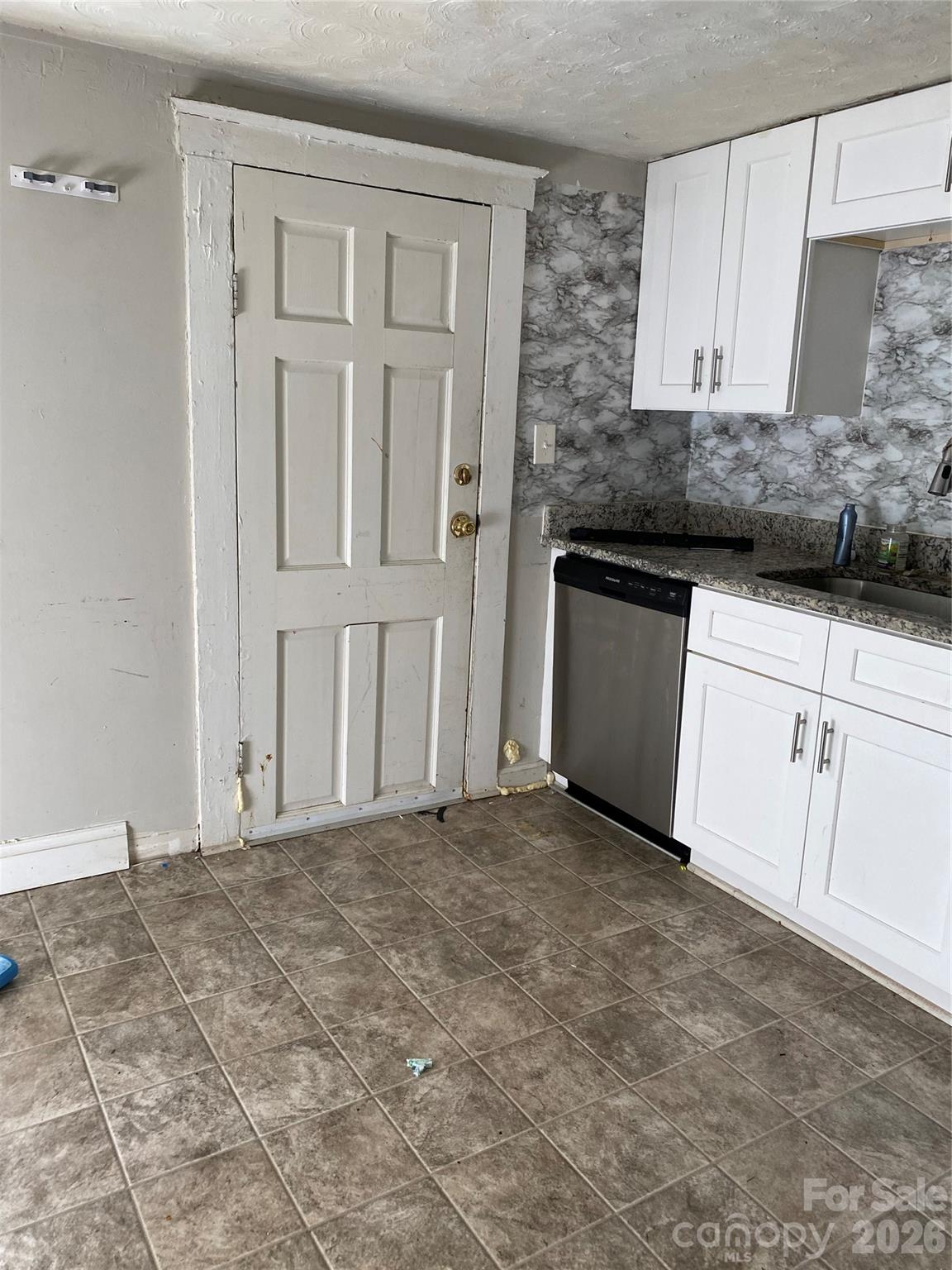 303 Rogers Lake Road Kannapolis NC 28081