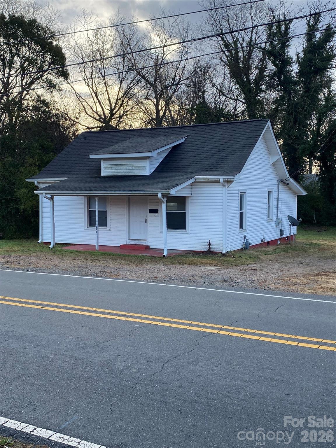 303 Rogers Lake Road Kannapolis NC 28081