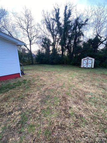 303 Rogers Lake Road Kannapolis NC 28081