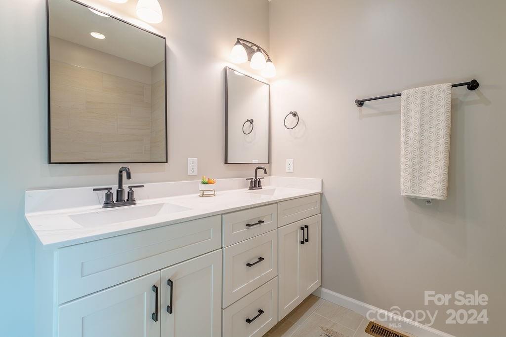 30 Gudger Road Candler NC 28715