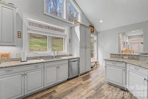 151 High Grove Parkway Whittier NC 28789