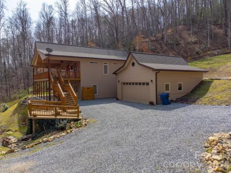 151 High Grove Parkway Whittier NC 28789