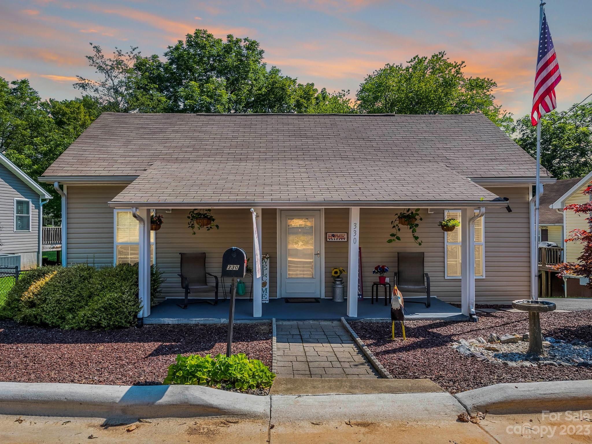 330 Nesbit Avenue Mooresville NC 28115