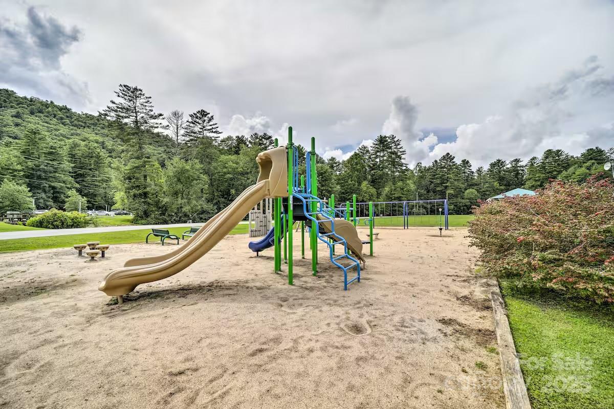 45 Tomahawk Drive Sapphire NC 28774