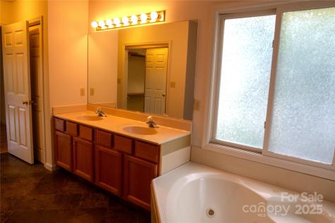 60 Park Avenue Street Asheville NC 28803