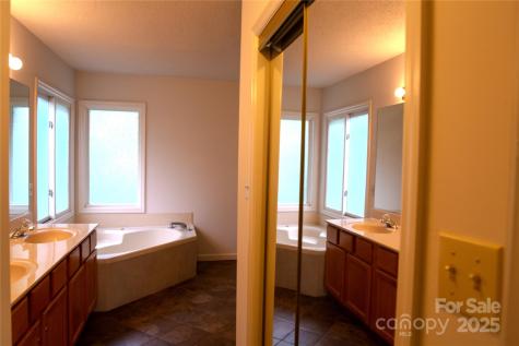 60 Park Avenue Street Asheville NC 28803