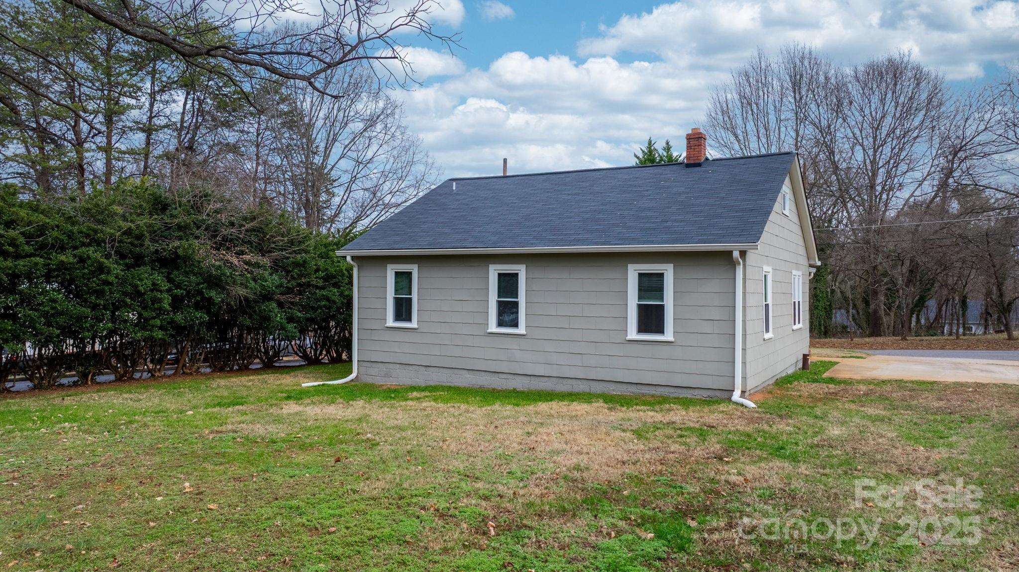 1529 4th Street NE Hickory NC 28601