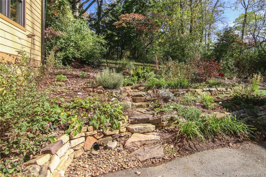 104 Estes Court Asheville NC 28806