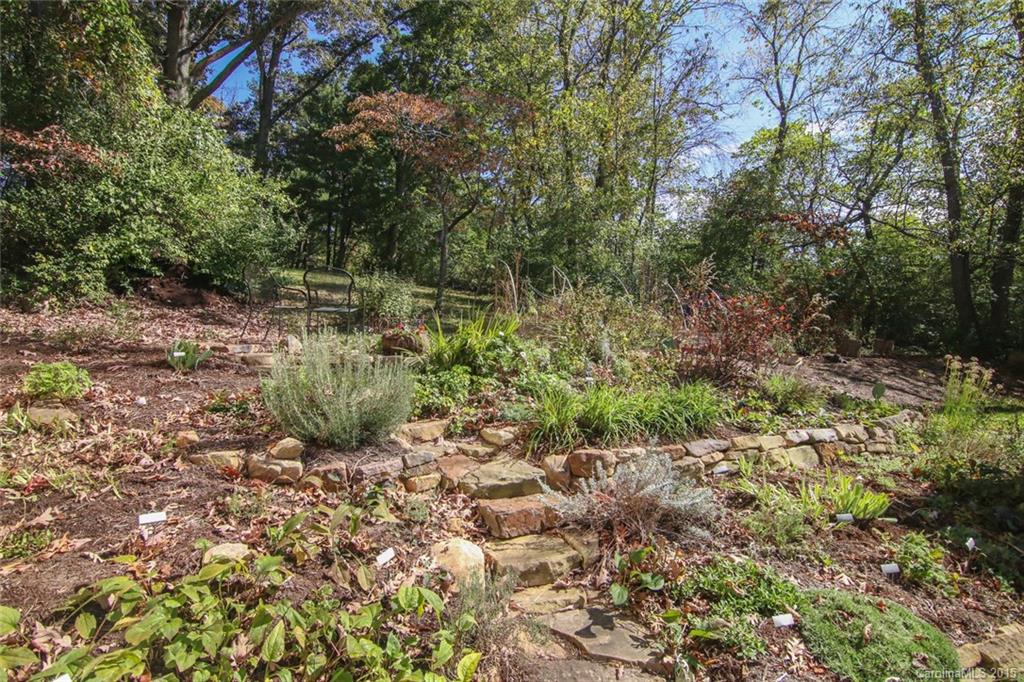 104 Estes Court Asheville NC 28806