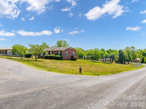 2101 Lamesa Court Lenoir NC 28645