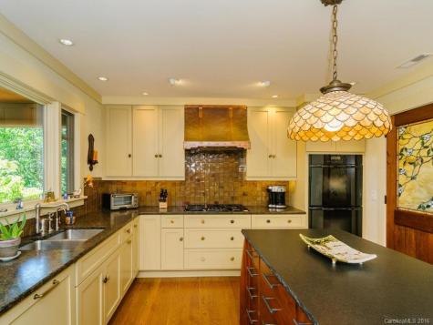 24 Westhaven Drive Asheville NC 28804