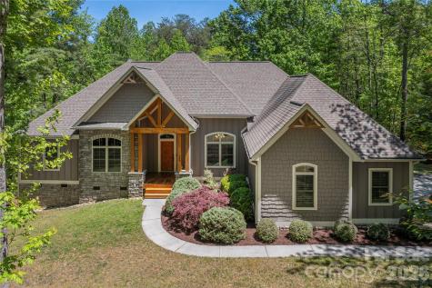 349 Freedom Trail Court Zirconia NC 28790