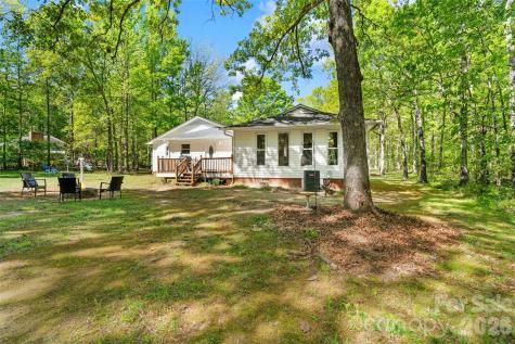 5801 Lindenwood Drive Matthews NC 28104