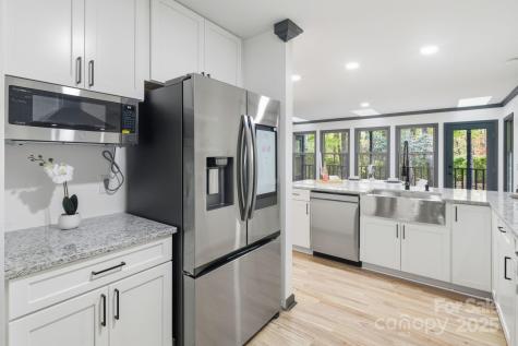 8 Indian Ridge Road Asheville NC 28803