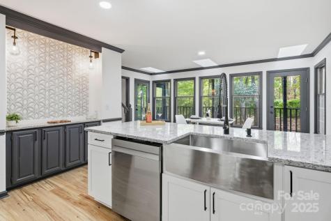 8 Indian Ridge Road Asheville NC 28803