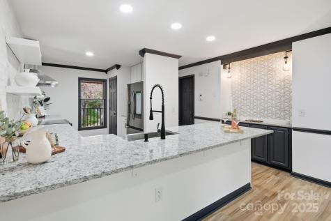 8 Indian Ridge Road Asheville NC 28803