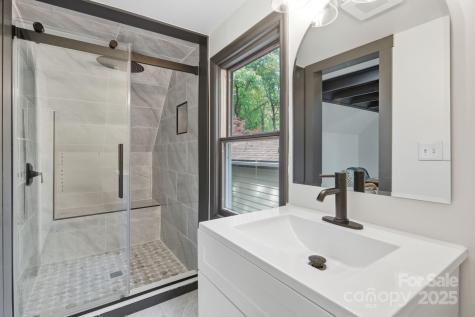 8 Indian Ridge Road Asheville NC 28803