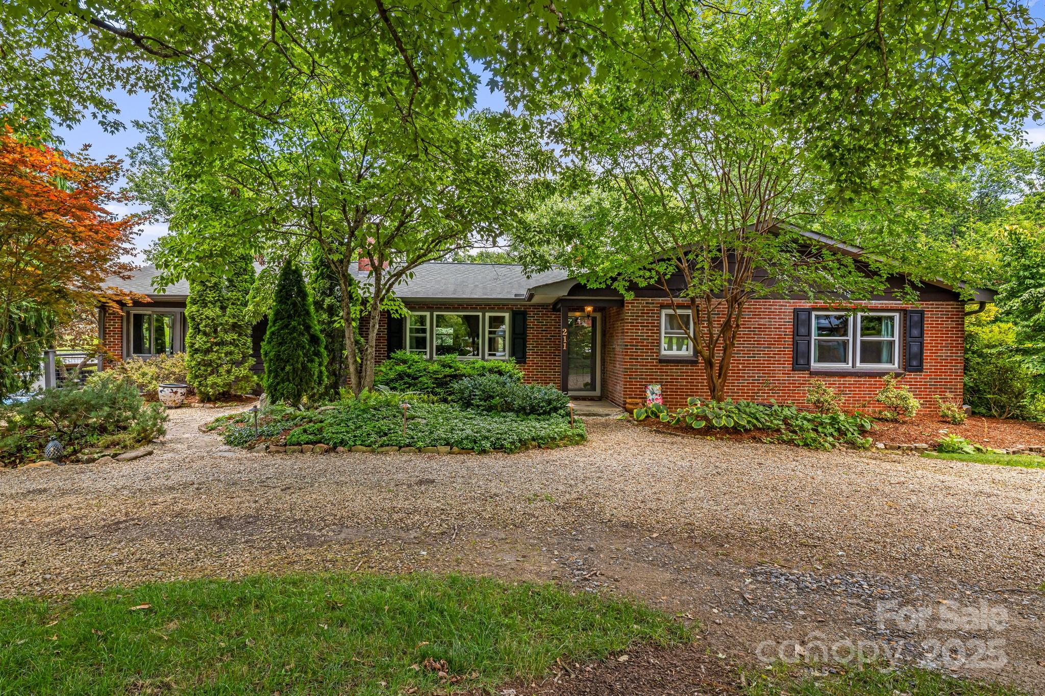 211 Hamburg Mountain Road Weaverville NC 28787