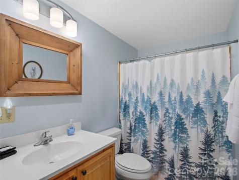 101 Jack Straw Lane Burnsville NC 28714
