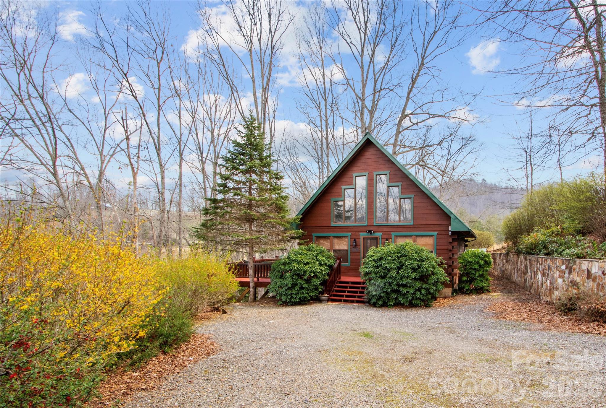 101 Jack Straw Lane Burnsville NC 28714