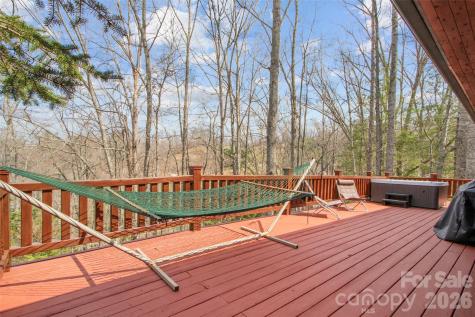 101 Jack Straw Lane Burnsville NC 28714