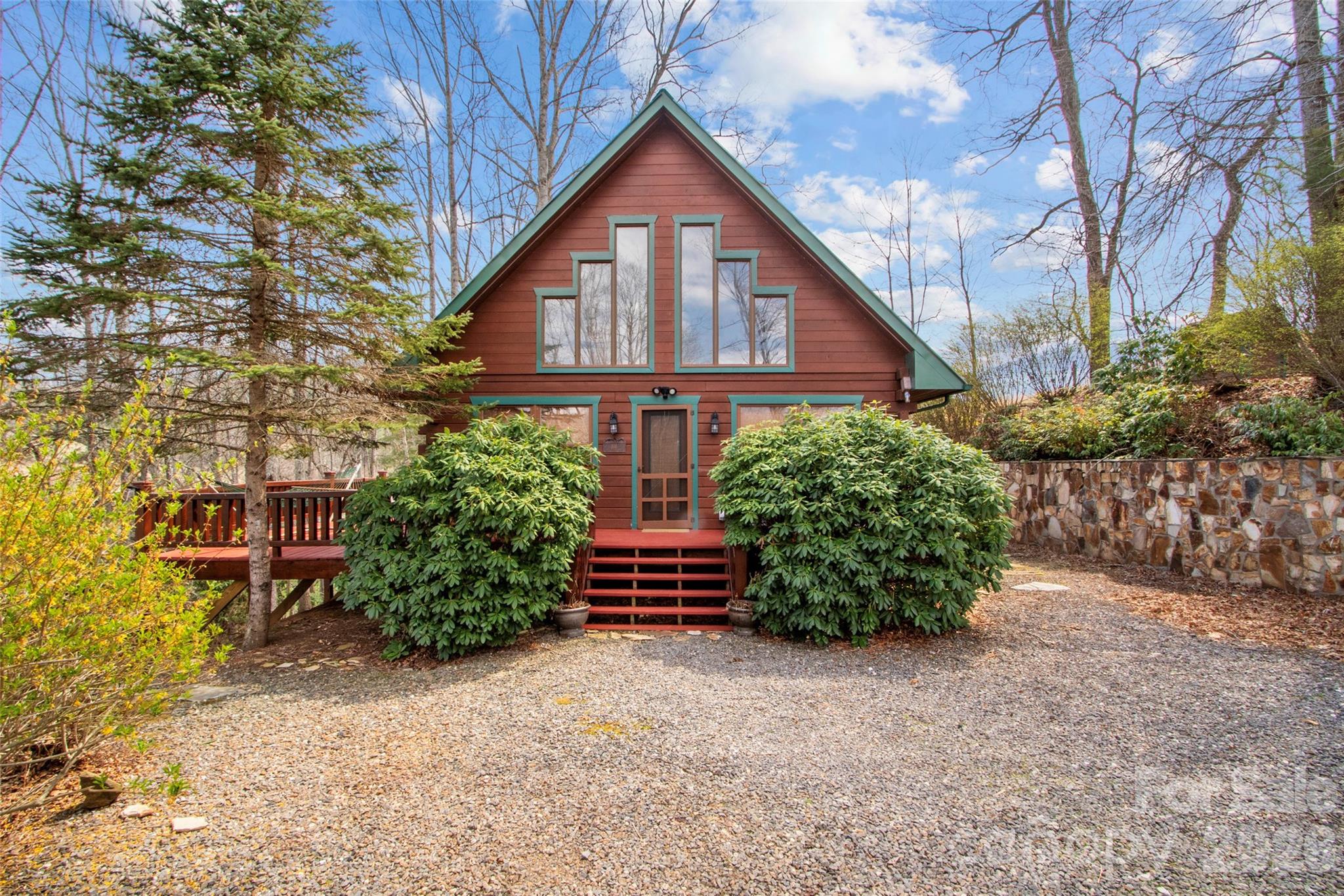 101 Jack Straw Lane Burnsville NC 28714