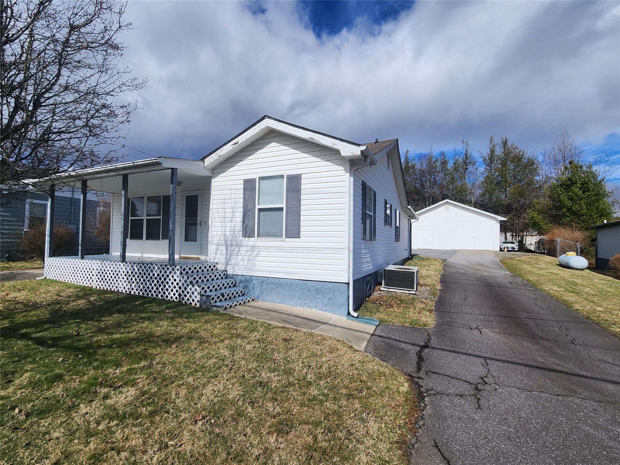 32 Oshea Lane Waynesville NC 28786