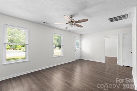 355 Weatherford Drive King NC 27021
