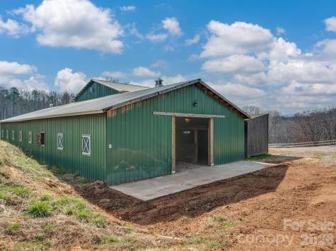 1487 Hayes Road Columbus NC 28722