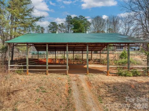 1487 Hayes Road Columbus NC 28722