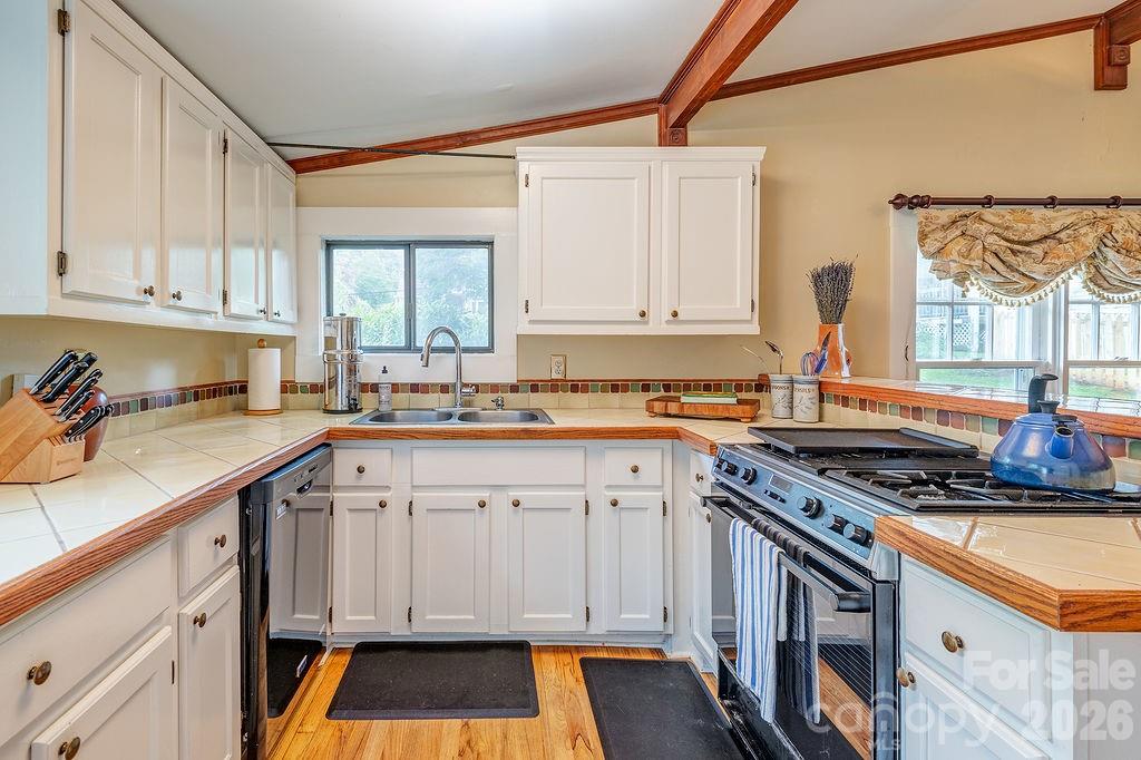 52 Gracelyn Road Asheville NC 28804