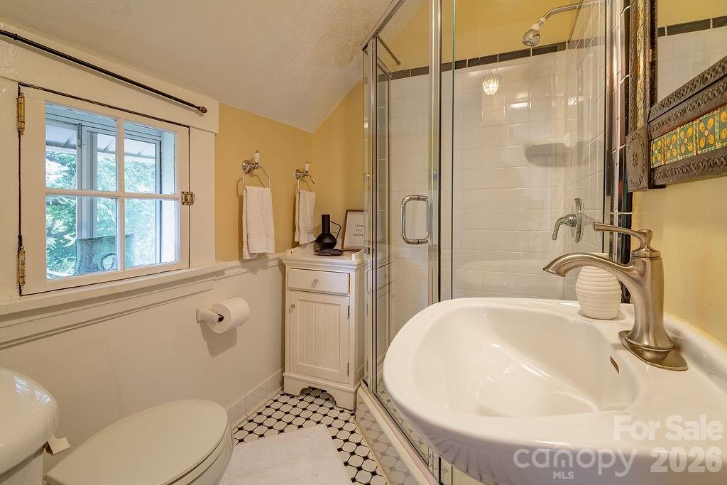 52 Gracelyn Road Asheville NC 28804