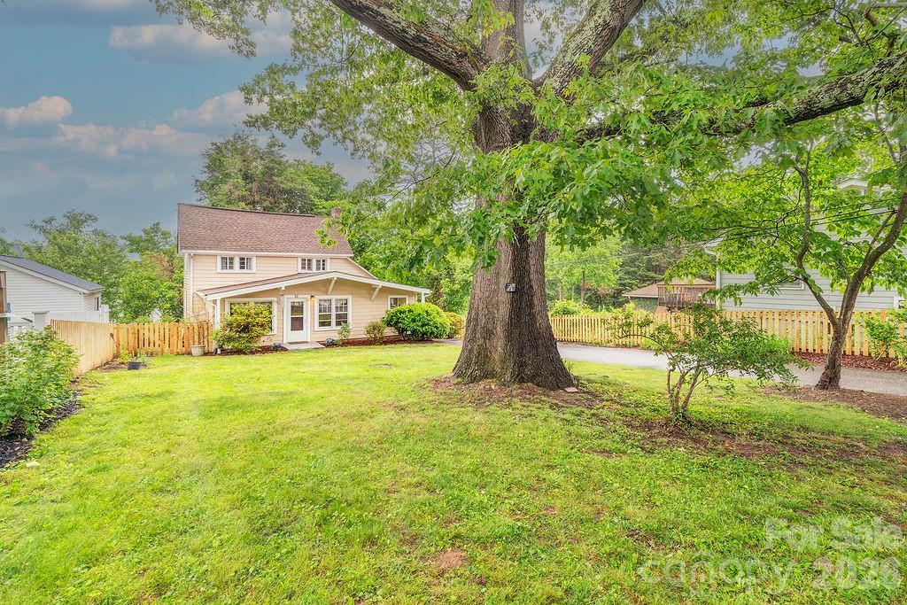 52 Gracelyn Road Asheville NC 28804