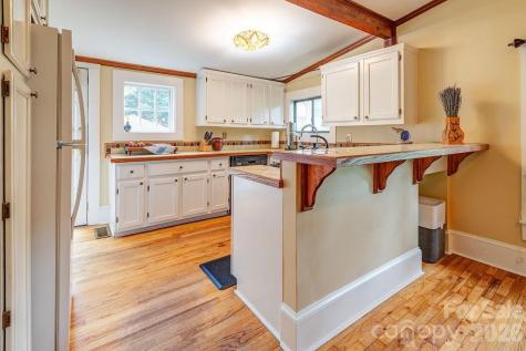 52 Gracelyn Road Asheville NC 28804