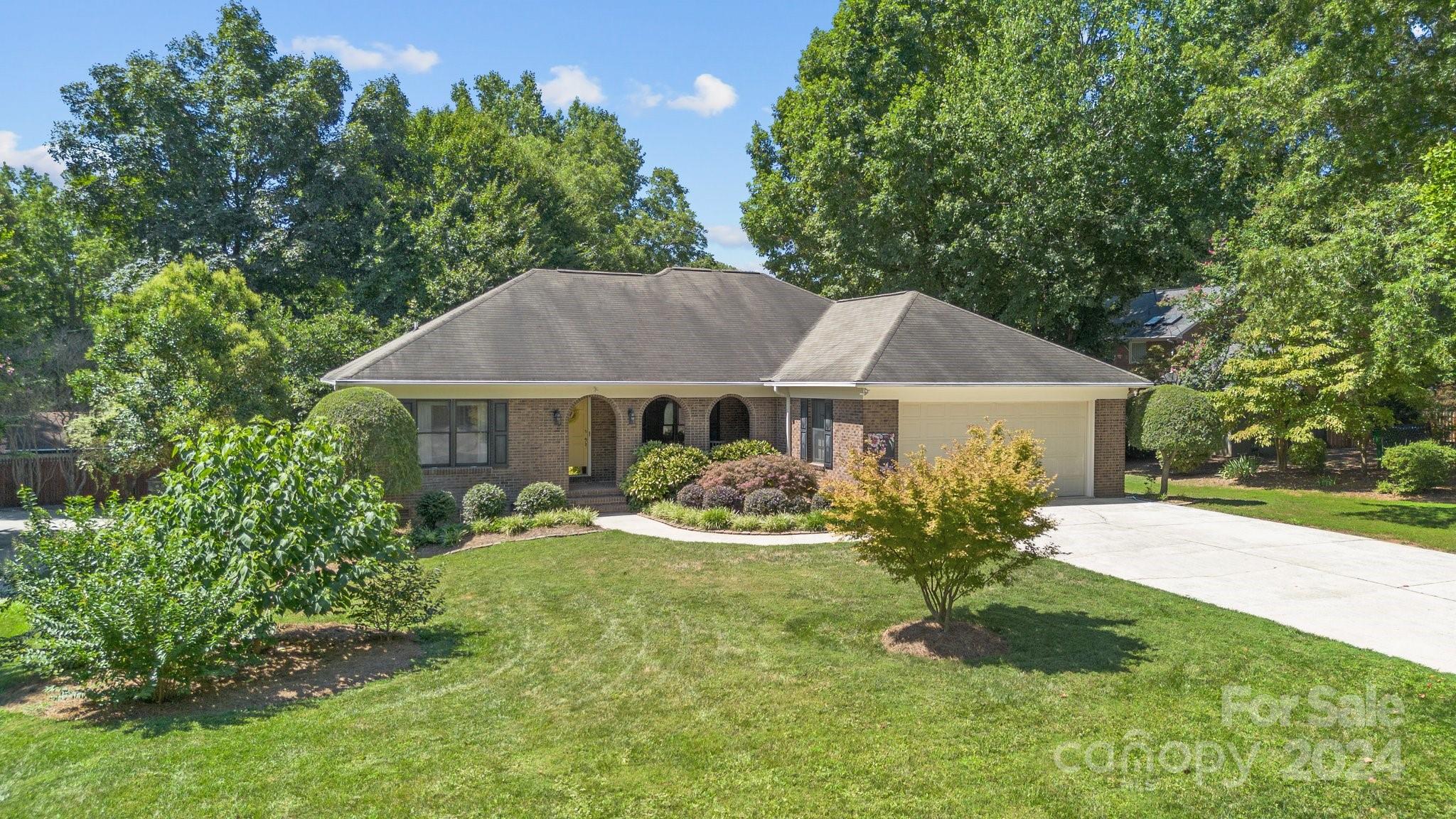 7137 Frances Irene Drive Charlotte NC 28215